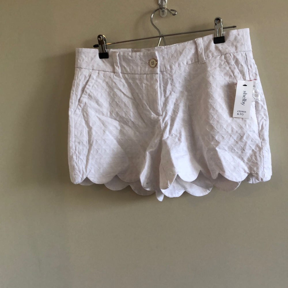 Crown and Ivy scallop shorts